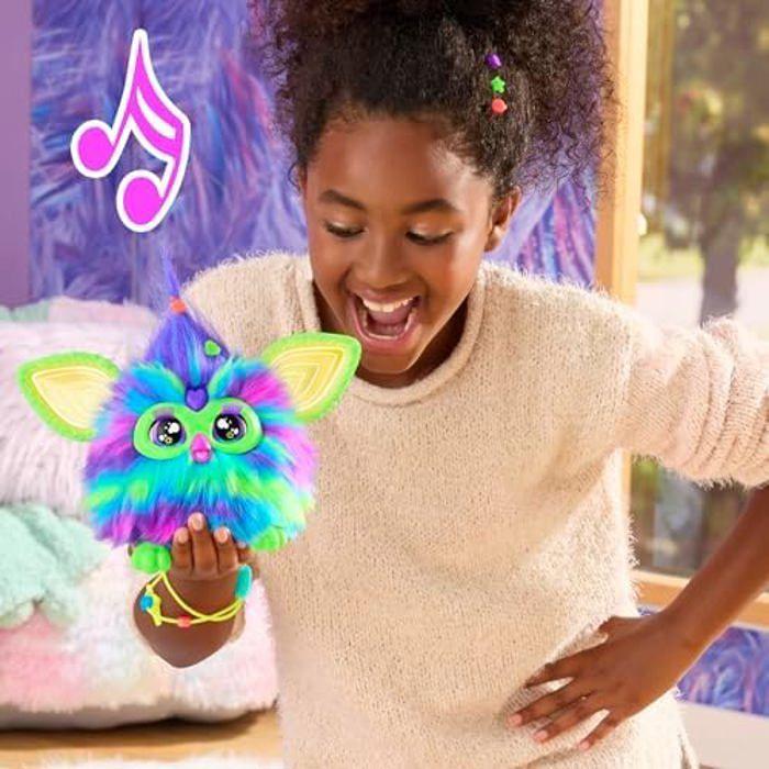 Jouet en Peluche Interactif - Furby - Galaxy - Brille dans le Noir - 3 ans et plus - Multicolore
