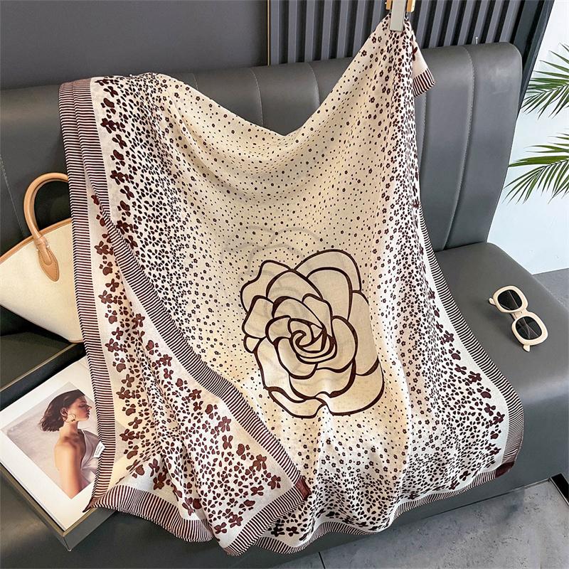 New Spring Women Cotton Scarf Beach Hijab Shawls and Wraps Luxury Brand Flower Female Foulard Echarpe Designer Bandana