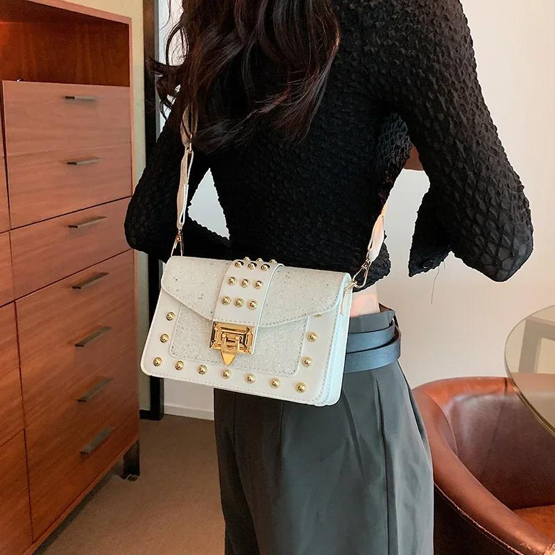 Модная женская сумка через плечо с заклепками из лакированной кожи, широкая сумка через плечо, женская модная маленькая квадратная сумка через плечо с пайетками