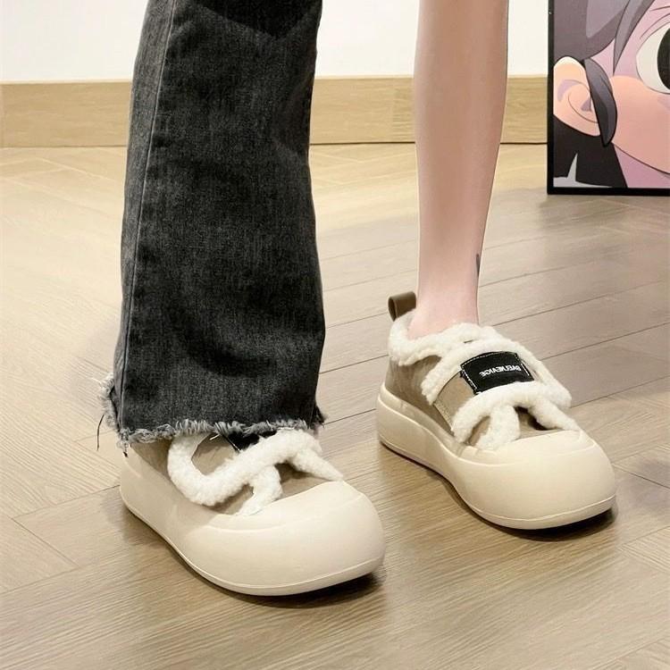 Туфли на толстой подошве с липучками, женские, из флиса из овечьей шерсти для тепла, новинка 2025 года, молочные пушистые туфли, флис