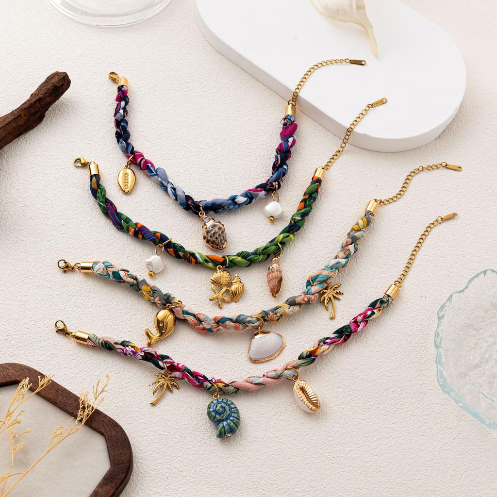Painted Cloth Scallop Necklace, Marine Biology Pendant, Collarbone Necklace, Electroplated 18K Gold Color Retention