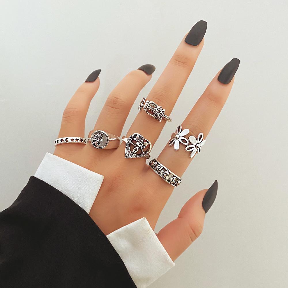 Цветок Резьба Звезда Луна Ретро Ювелирные Изделия Женский Очарование Ночной Клуб Темперамент Кольцо Набор