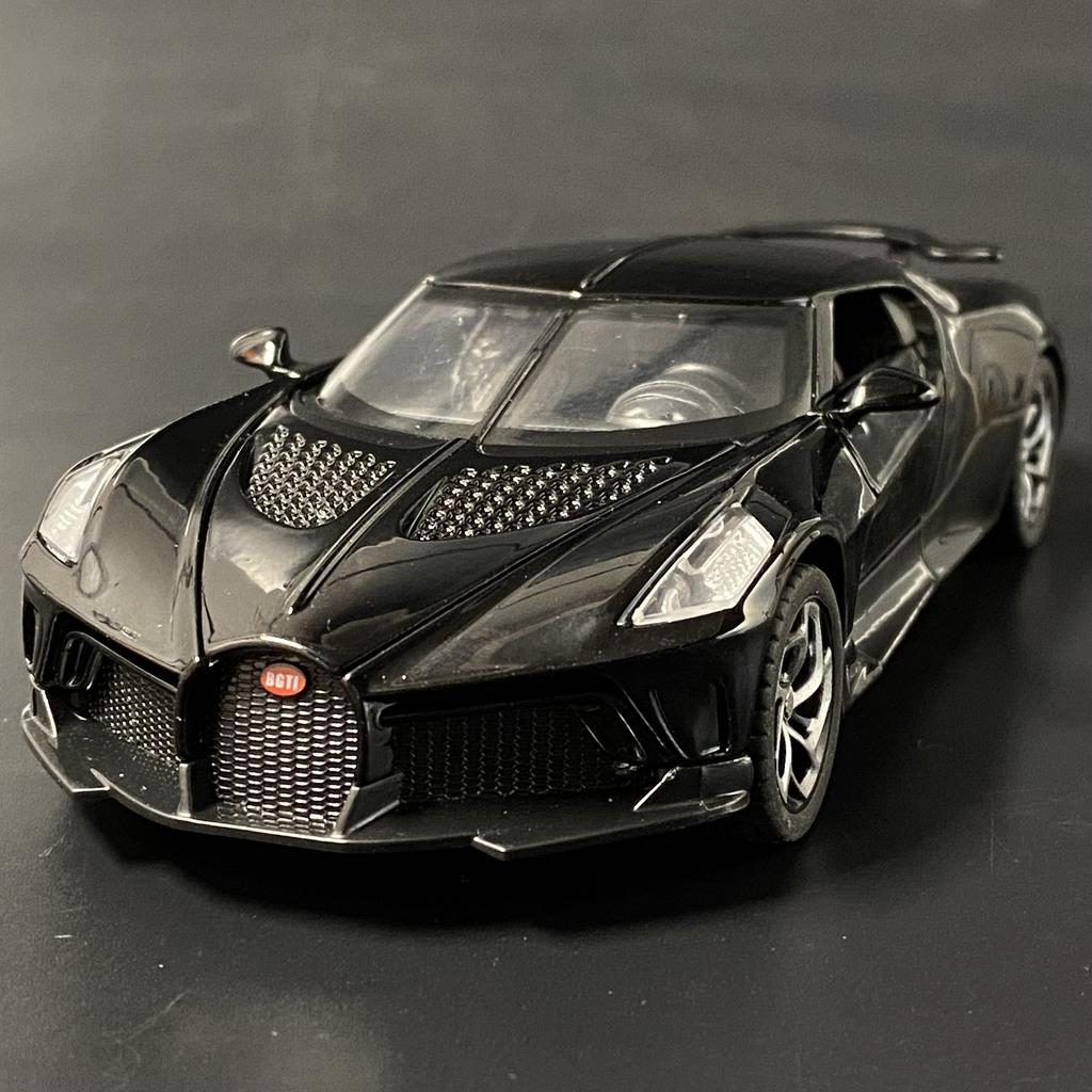 1:32 La Voiture Noire Суперкар Сплав Литье под давлением Металлический Модель Автомобиля Модный Игрушечный Украшения Декор Хобби Коллекционные Предметы Праздничный Подарок