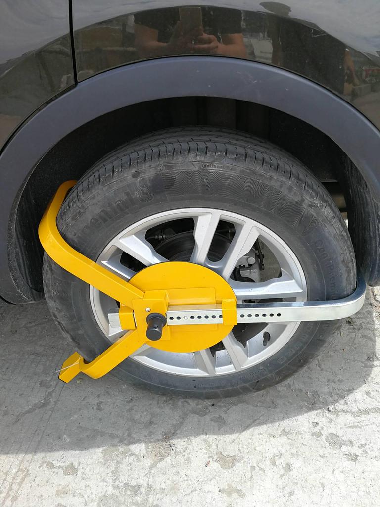 Thickened Anti-theft SUV Wheel Lock with Suction Cup and Three-pronged Clamp