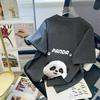 Женская футболка свободного кроя с рисунком панды белого цвета и круглым вырезом, коллекция лето 2024 г.
