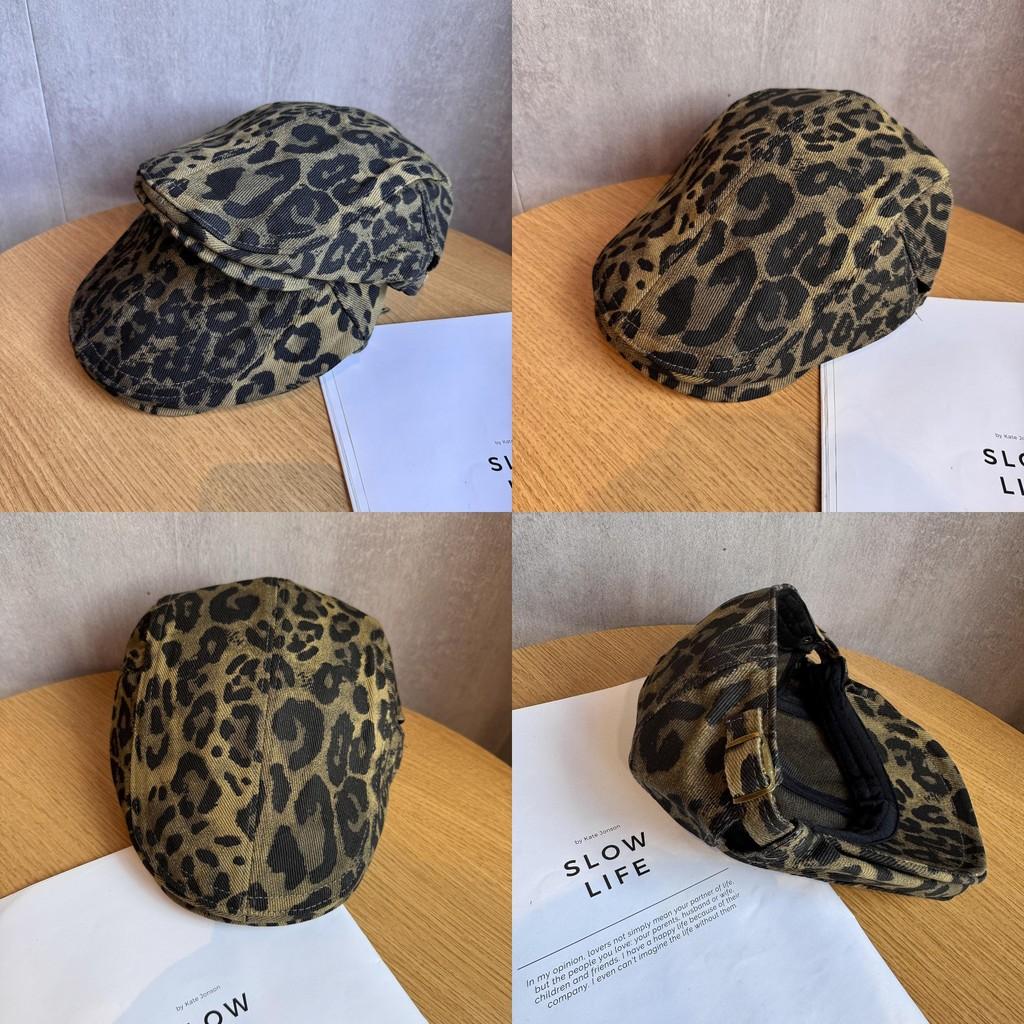 Leopard Trendy Retro Print Flat Cap Windproof Warm Travel Features Looks Casual