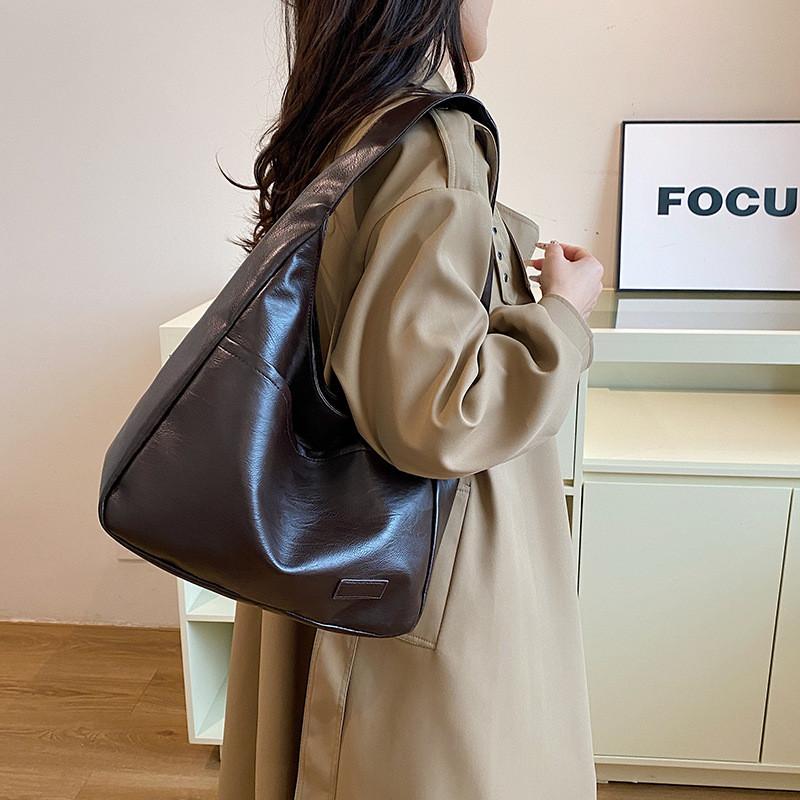 Chic Retro Large Capacity Tote Bag For Women With Unique Design And Stylish Appeal In Black White Brown Or Coffee Colors