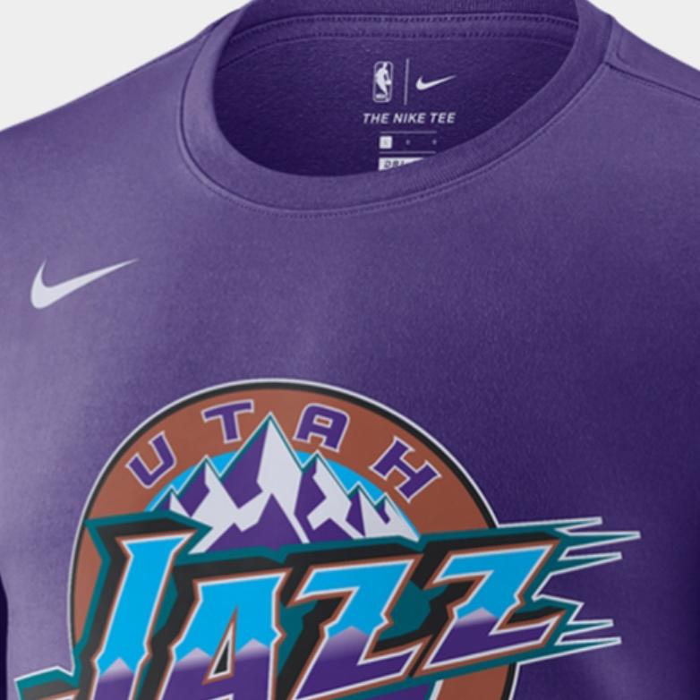 Men's T-Shirt Nike Sacramento Kings Essential Men's Nike Nba T-Shirt