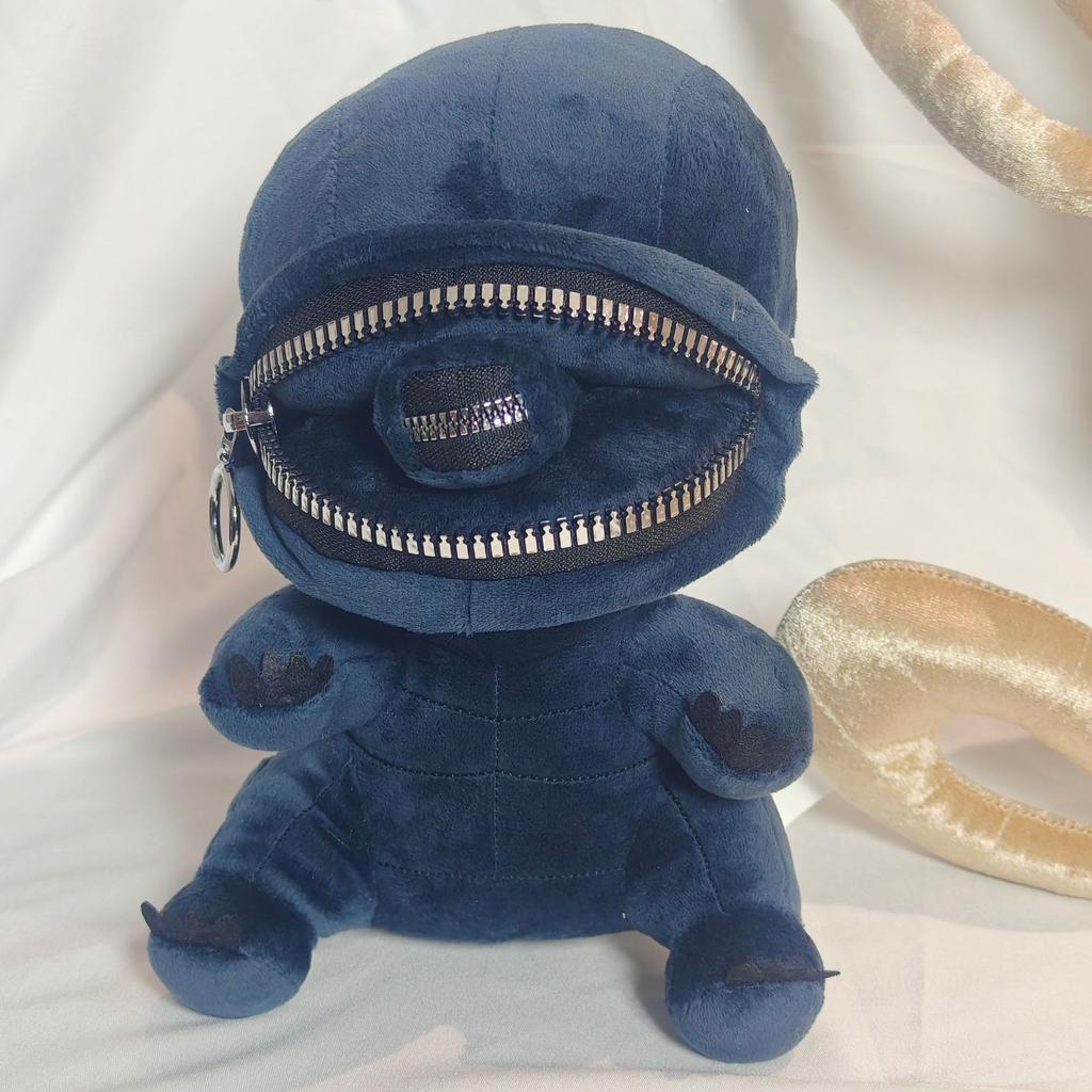 Плюшевая кукла в виде смертоносного корабля необычной формы