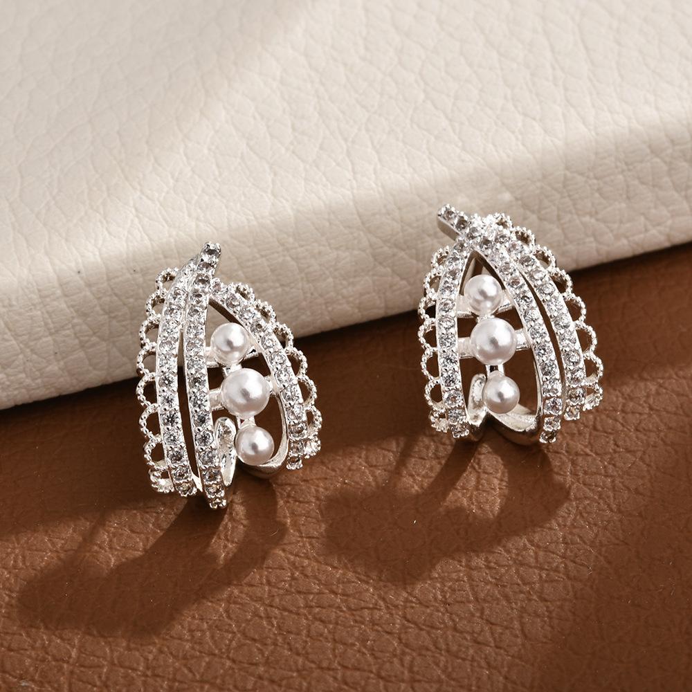Exquisite Lace Imitation Pearl Stud Earrings Women's Light Luxury High-end Elegant Sweet Earrings Jewelry Mixed Order Accepted