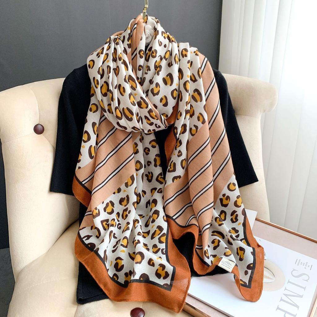 Korean New Leopard Print Cotton Linen Hand Scarf Winter Cold Protection and Fashionable Decorative Scarf Long Shawl