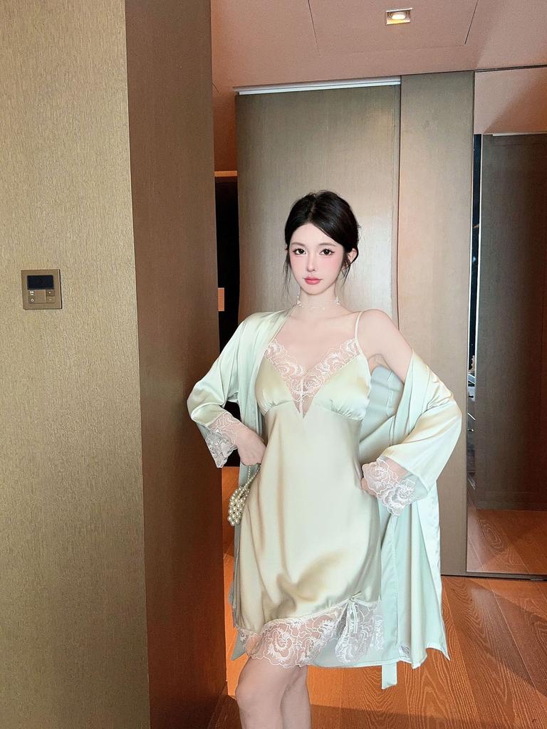 Сексуальная пижама женская Ледяная лента Нагрудная подушечка Чистый стиль Кружевная пижама на бретельках Два предмета Халат Шелковая одежда для дома