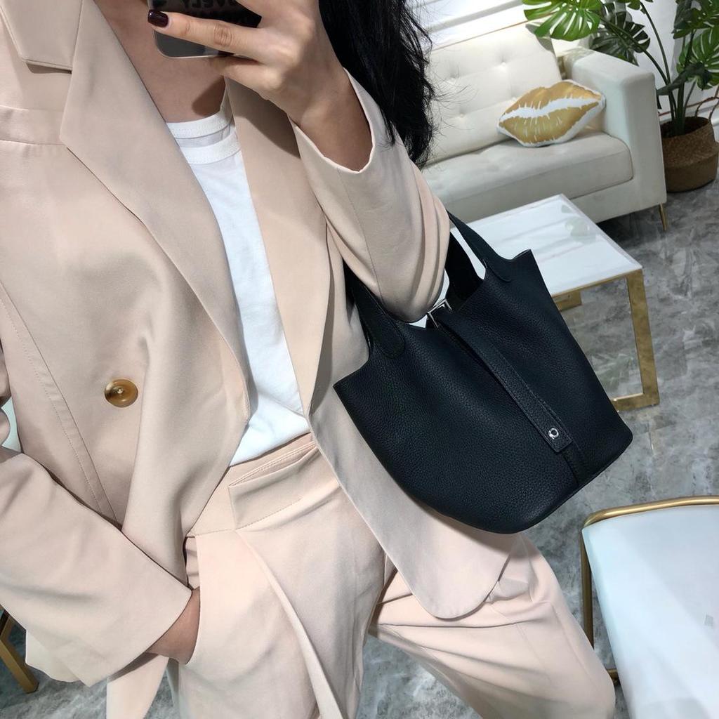 2024 Color-Matched Genuine Leather Bucket Bag, Lychee Grain Cowhide Handbag for Women