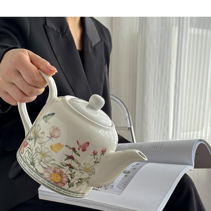 Набор кофейных чашек Кофейная чашка Блюдце Чашка для воды Легкая роскошь и Высококлассное ощущение Кружка Высокий уровень внешнего вида Керамический сувенир Послеобеденный чай