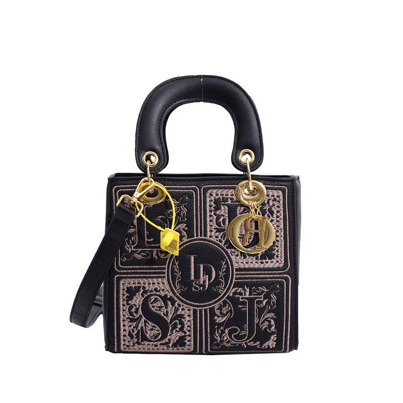 New Light Luxury Heavy Industry Embroidery Princess Diana Bag Fashion Handbag Women's Retro Shoulder Messenger Bag