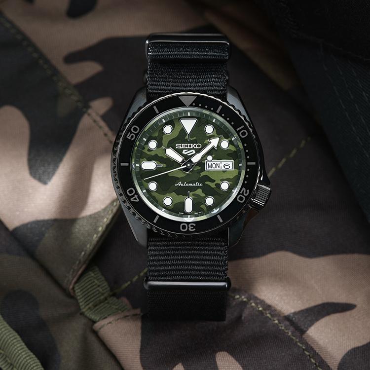 Seiko 5 Серия Модные уличные скейтборд-часы Солнечный механический механизм Нейлоновый ремешок Мужские часы Зеленые SRPJ37K1