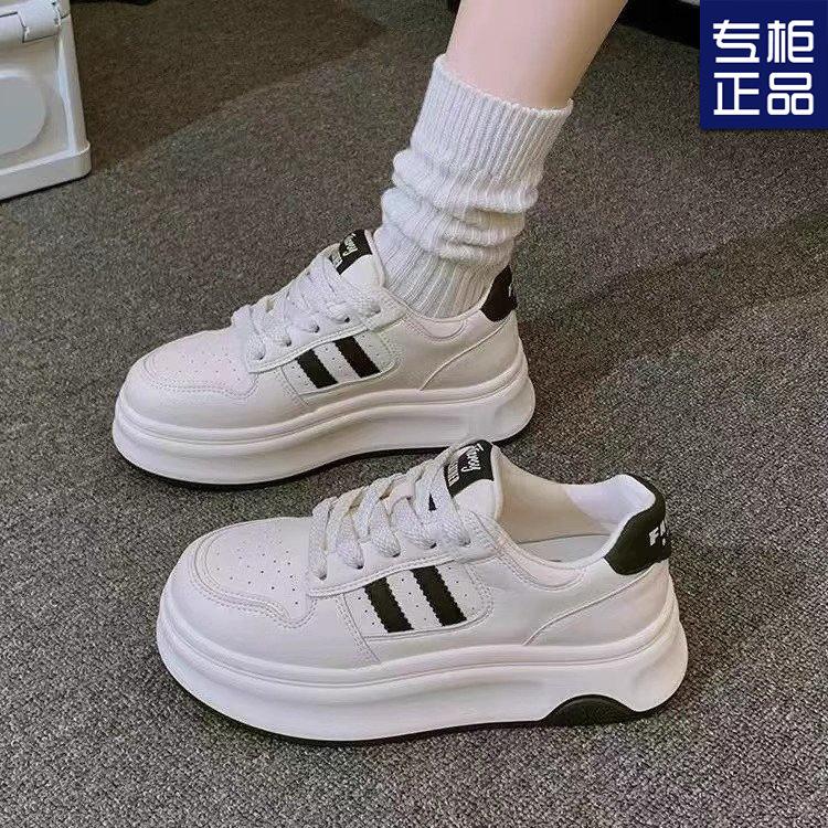 Маленькие белые туфли, женская мода, усиливающая мягкую подошву, женская обувь 2025 года, весна и осень, новые популярные, универсальные, на толстой подошве, для спорта и отдыха