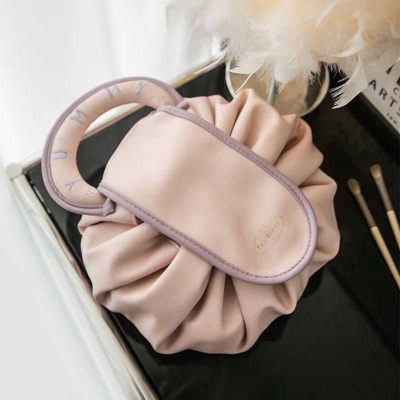 Luxury Drawstring Makeup Bag Creative Letter Travel Handbag Waterproof Pu Toiletry Bag Magnetic Snap Closure Women's Storage Bag