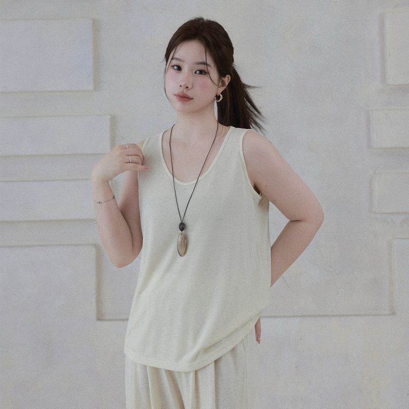 Plus-Size Women's Clothing for Slightly Chubby Girls, Casual Style Linen Vest, Cardigan, T-Shirt, and Pants Three-Piece Set