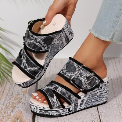 Мода Модные туфли на танкетке для женщин Новые летние тапочки с плоским ремешком и пряжкой, женские синие тапочки на покатом каблуке, женские джинсовые пляжные сандалии