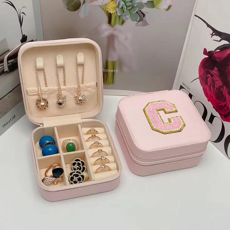 1 шт., шкатулка для драгоценностей с буквами AZ, портативный мини-футляр для ювелирных изделий с алфавитом, розовый органайзер из искусственной кожи с изысканными буквами для женщин и девочек