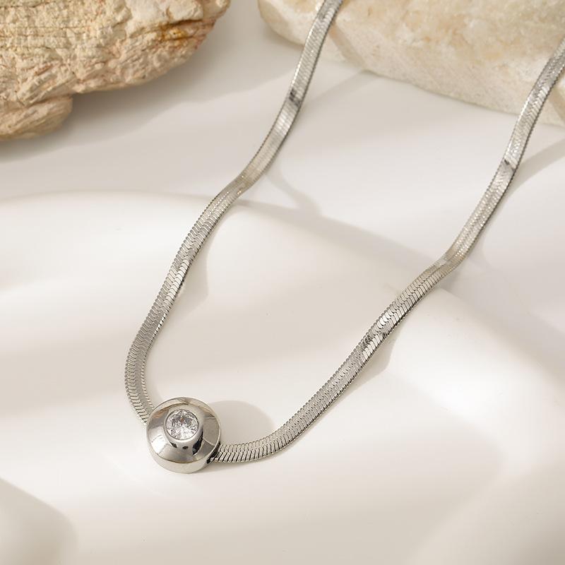 Summer titanium steel non-fading necklace simple zircon versatile stainless steel light luxury high-end clavicle chain women's jewelry