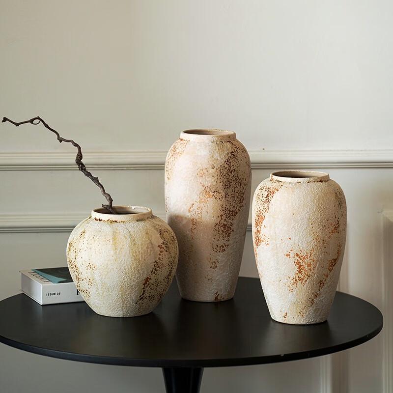 Элегантные и универсальные керамические декоративные вазы