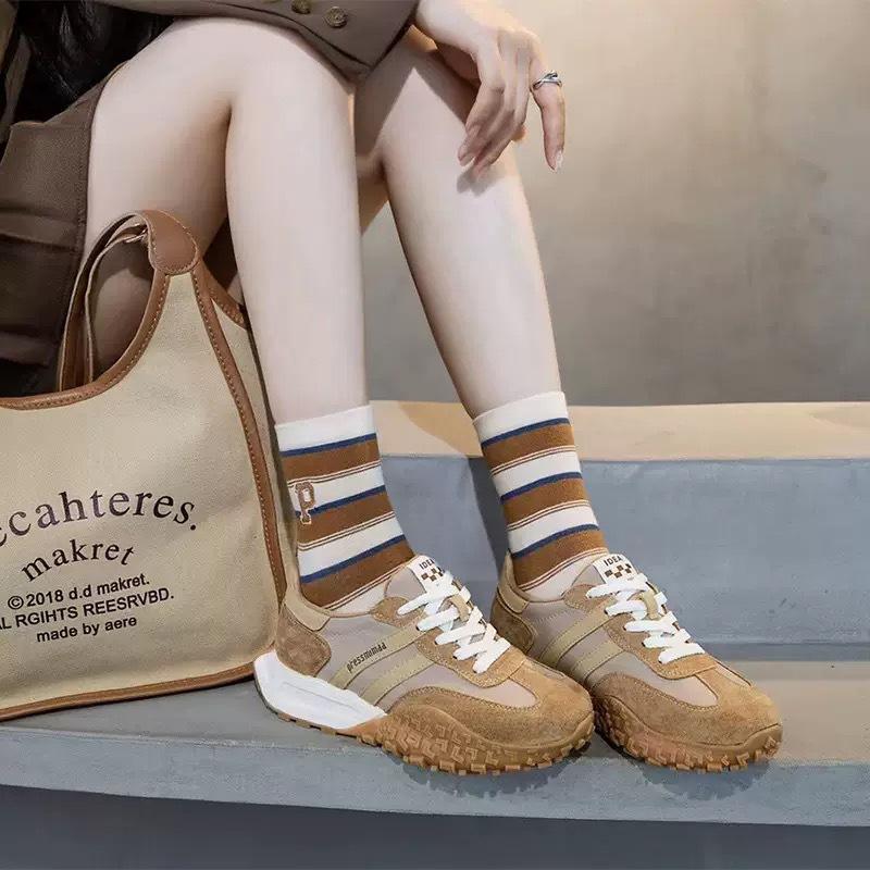 Europäische Dad-Schuhe Damen Herbst neu super angesagte Moral-Trainingsschuhe dicke Sohle die Füße klein zeigend sportliche Freizeitschuhe