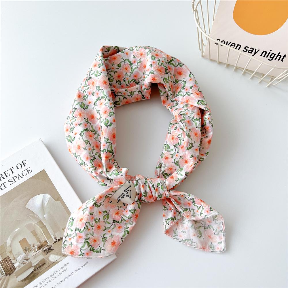 Silk-Blend Women's Square Scarf for Neck Protection - Ideal for Spring, Autumn, and Summer Outfits