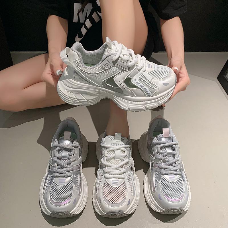 Thick-soled hole shoes Hollow mesh breathable summer thick-soled dad shoes women's 2025 new casual height-increasing sports shoes