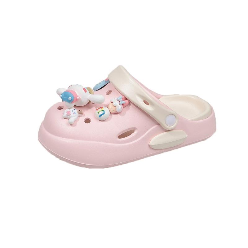 New girls' cartoon Kuromi two-tone versatile clogs with soft soles, non-slip closed-toe sandals