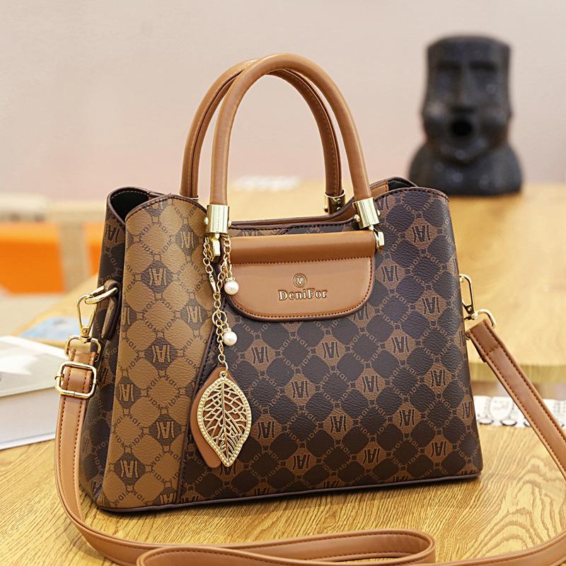 Manufacturer Large-capacity Handbag Women's 2025 New Fashion Commuter Shoulder Messenger Bag Versatile Women's Bag Women's Bag