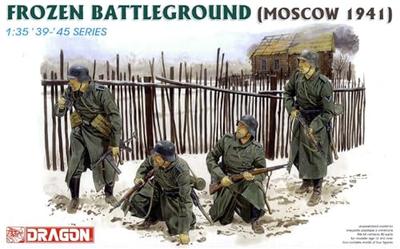 Platz Dragon Масштаб 1/35 Немецкий пехотинец в пальто для замерзшей местности времен Второй мировой войны, Москва, 1941 г. Пластиковая модель DR6190 (Человек)