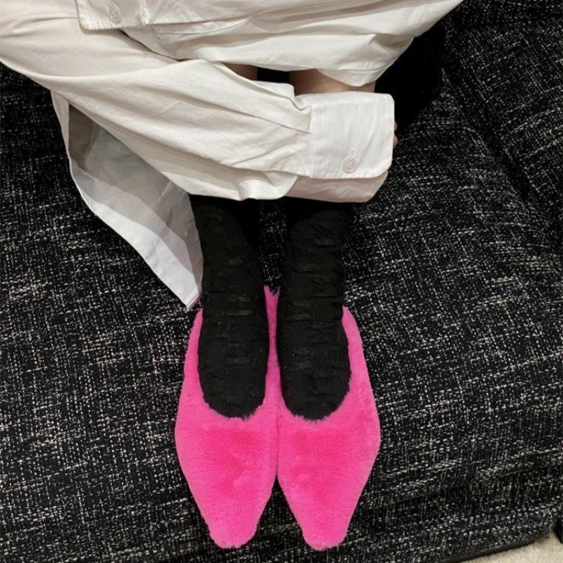 Новые модные остроносые меховые балетки на плоской подошве женские зимние теплые плюшевые неглубокие мокасины женские лаконичные меховые однотонные мокасины туфли