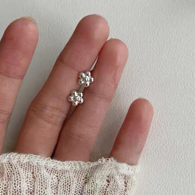 Серьги для проколов мочек ушей, Маленькие серьги-гвоздики для женщин, Простые, Милые, Маленькие и Свежие Серьги, Нишевый Дизайн, Универсальные Серьги