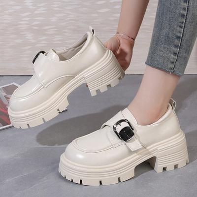 Женские лоферы на платформе в британском стиле, новые популярные летне-осенние черные туфли на одинарной подошве с увеличением высоты 2025 года, маленькие кожаные туфли на одном каблуке