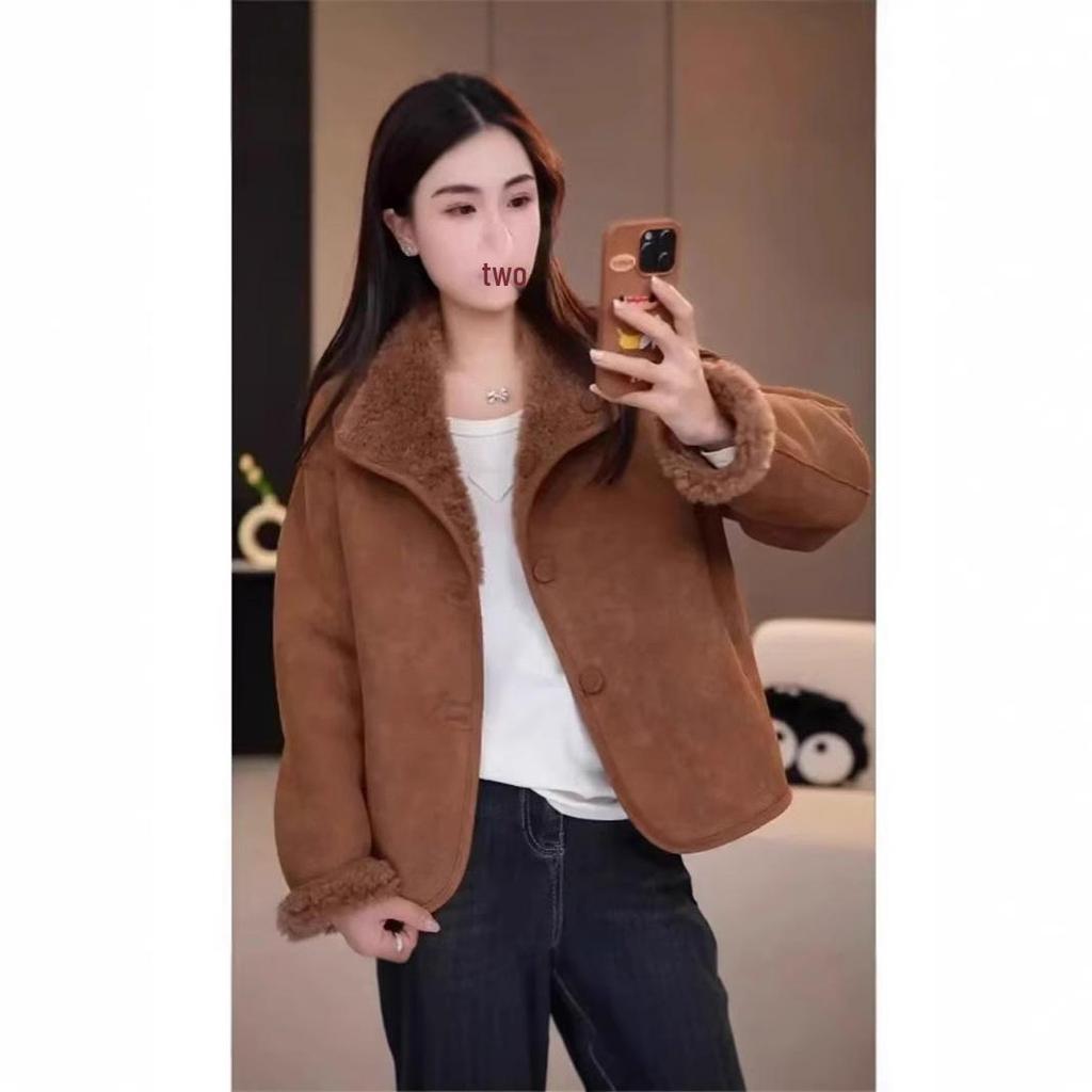 Reversible Women's Lamb Wool Coat - 2024 Winter Collection: Loose, Thick, Petite Fit, Warm and Cozy.