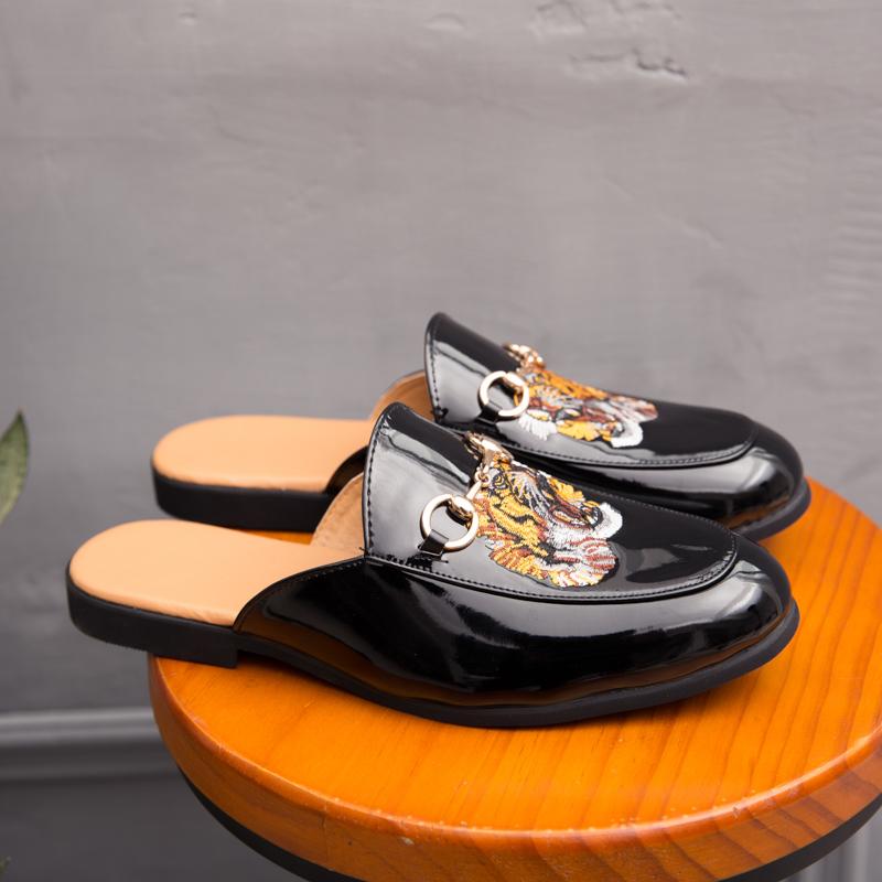 Британский стиль мода черный вышивка мужские мокасины обувь блестящая кожа повседневная обувь мужчины удобные полутапочки мужчина Zapatos Hombre