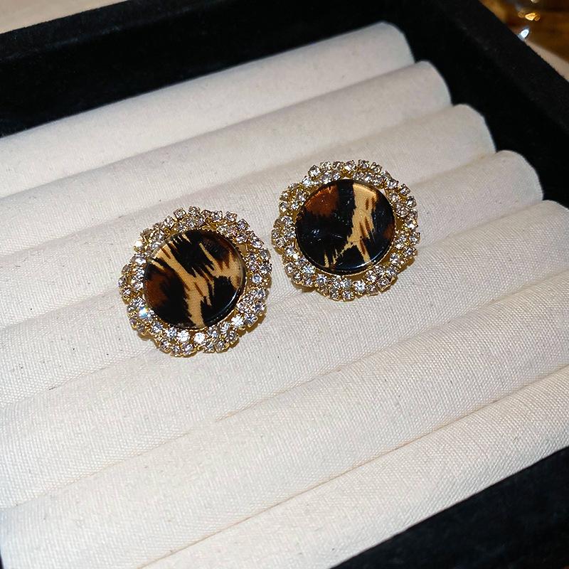 Ретро Гонконгский стиль Серьги-кольца с леопардовым принтом из серебряной иглы Легкая роскошь Высококлассные серьги с темпераментом Нишевые серьги Женские