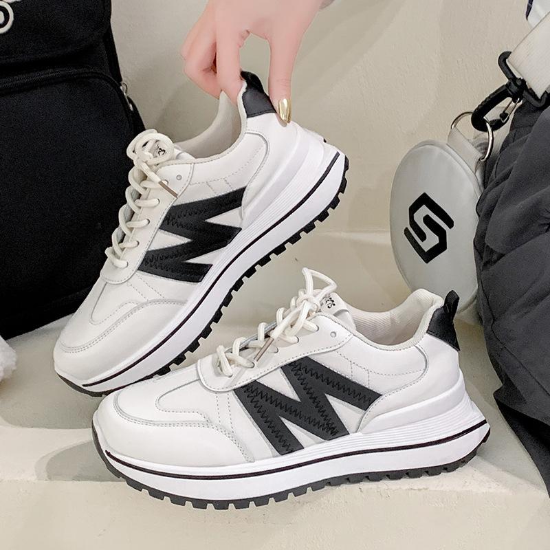 2025 весна белые туфли женские новые корейские версии ins студентки увеличение роста платформа спортивная доска обувь повседневная обувь женская прилив