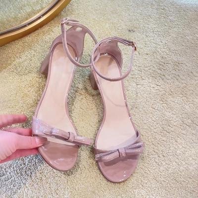 Красивые темпераментные сандалии женские с ремешком на щиколотке, с круглым носком, с бантом, с открытым носком, на высоком каблуке