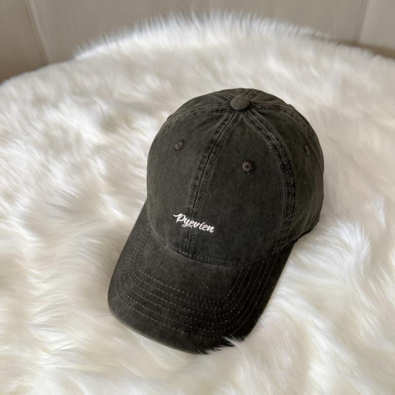 Autumn and winter fashion simple letter embroidery baseball cap for men and women couples shopping versatile cap small visor