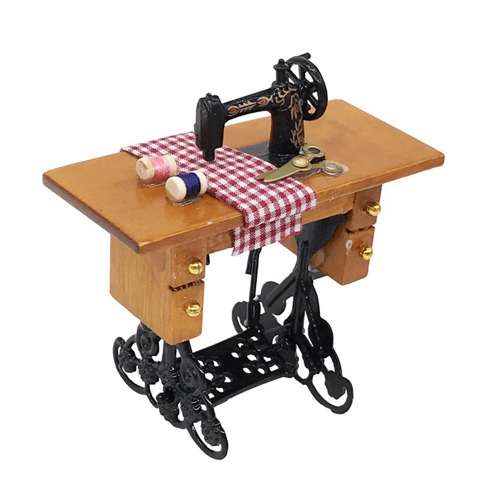 1/12 Mini Sewing Machine with Thread Wooden Dollhouse Miniature Furniture