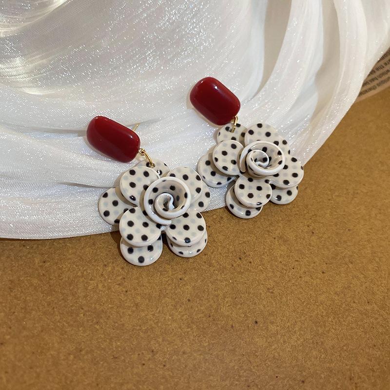 Silver needle zircon pearl flower fringed earrings holiday style fresh and sweet stud earrings light luxury high-end earrings