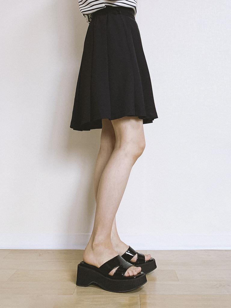 Circle Square Platform Mule Sandals (Glossy Black)