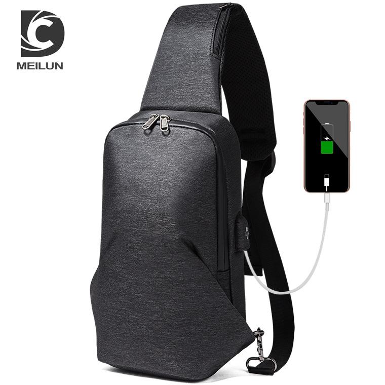 New Men's Trendy Cool Chest Bag Shoulder Messenger Bag USB Charging Men's Bag Youth Sports Small Backpack