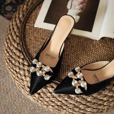 Мода с каблуком Слайды Туфли с острым носком Женские тапочки и женские сандалии На улице Новая мода Шикарный Элегантный Летний стиль 2025 Роскошь