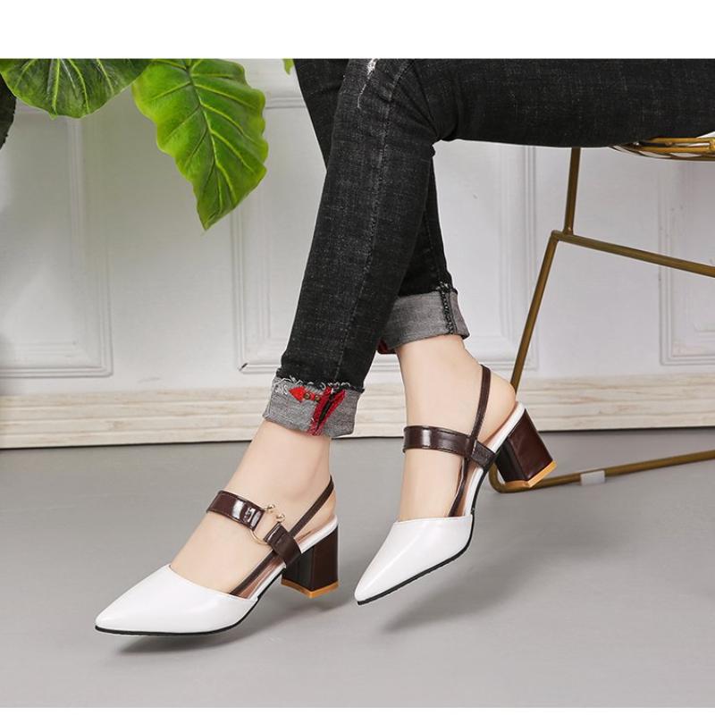 2024 Новые летние женские сандалии Мюли с острым носком на низком каблуке Модные повседневные туфли с пряжкой на толстом каблуке Женские сандалии