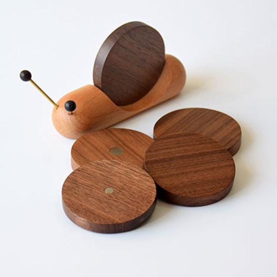 Snail Coaster Set of 5 Wooden Cup Mat Snail Shaped Decoration Heat Resistant Drink Coasters for Table Protection Home Decor