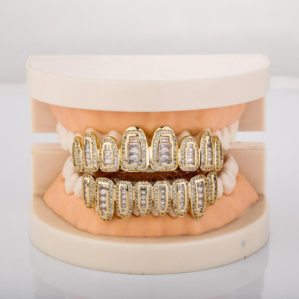Iced Out Fangs Grillz Set 8 Teeth Brass CZ Zircon Real Gold Plated Hip Hop Rap Teeth Grills Personality Party Cosplay Bulk